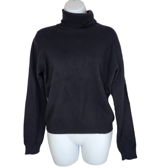 Neiman Marcus Sweaters - Neiman Marcus Black Cashmere Turtleneck Sweater Medium